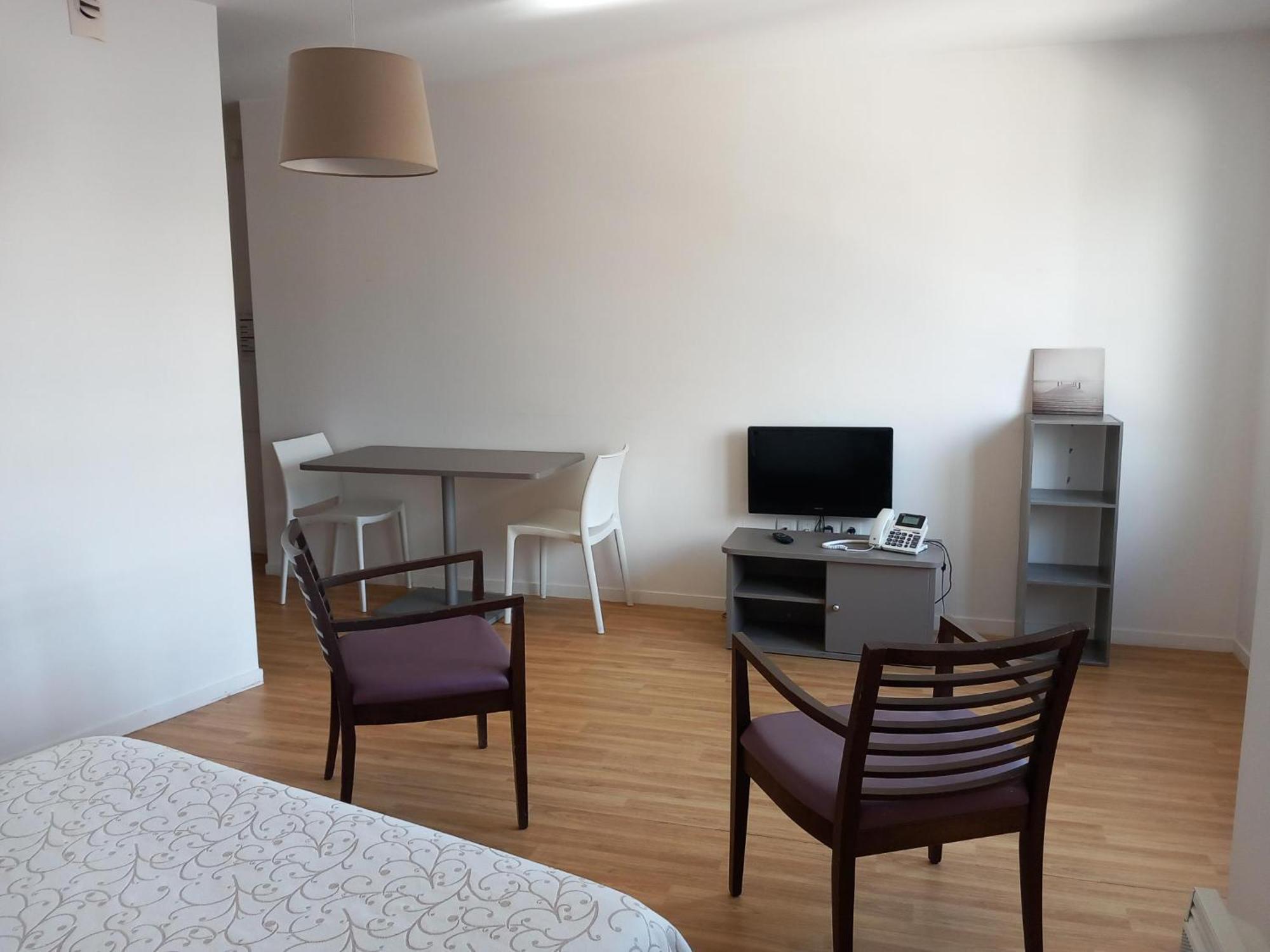 Residence Services Seniors Espace Et Vie لو مان المظهر الخارجي الصورة